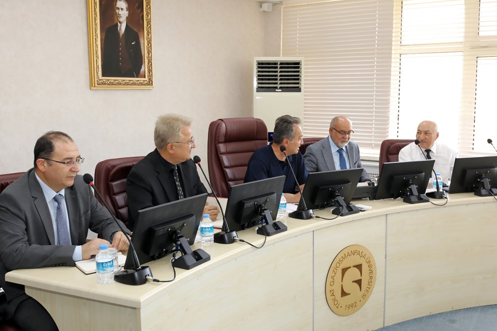 Rektörümüz, Koordinatörlükler ile Tek Tek Bir Araya Geliyor